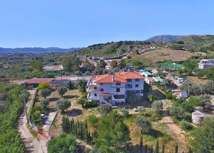 Οδυσσεια, Κοντά Σε Αεροδρόμιο, Λιμάνια Και Θάλασσες