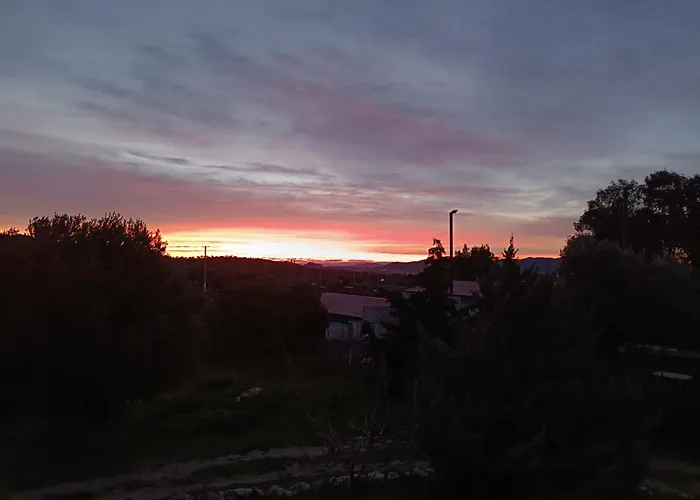 Οδυσσεια, Κοντά Σε Αεροδρόμιο, Λιμάνια Και Θάλασσες